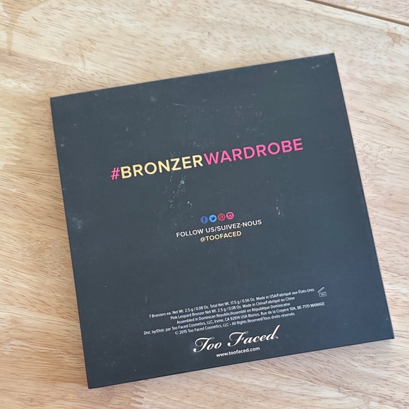 Too Faced Little Black Book of Bronzers with Gold and Pink - Picture 3 of 3